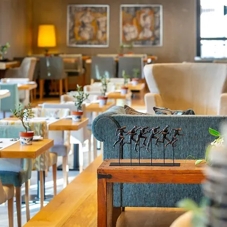 阿内密套房公寓式酒店 酒店 Paphos