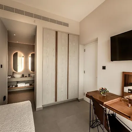 ホテル Anemi & パ フォス