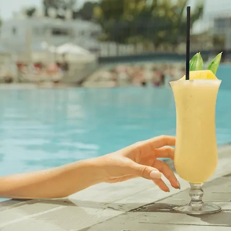 Anemi & ホテル 4*