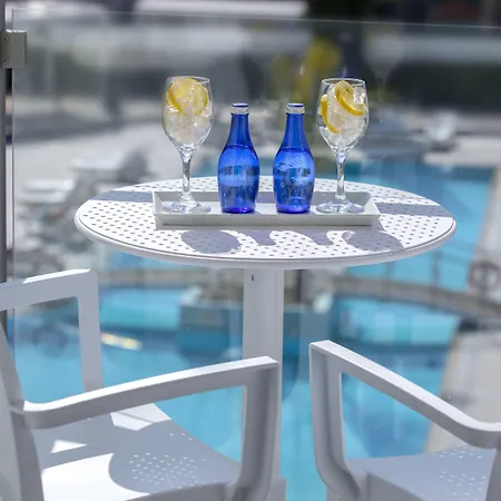 ホテル Anemi & パ フォス